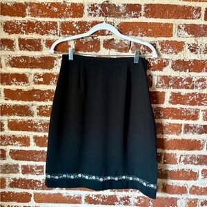 Y2K Freeport Studio Black Knee Length Skirt with Daisy Design at bottom